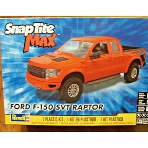 NWT New Revell SnapTite 1:25 Scale Ford F-150 SVT Raptor Model Kit, Red